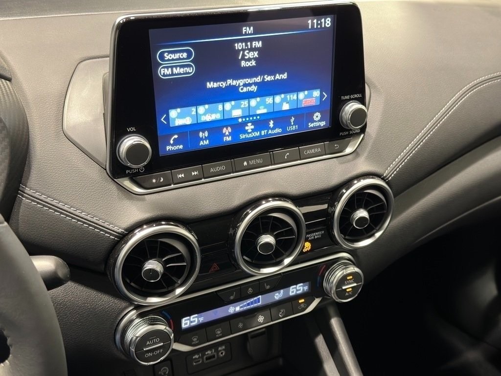 2025 Nissan Sentra SV photo 12