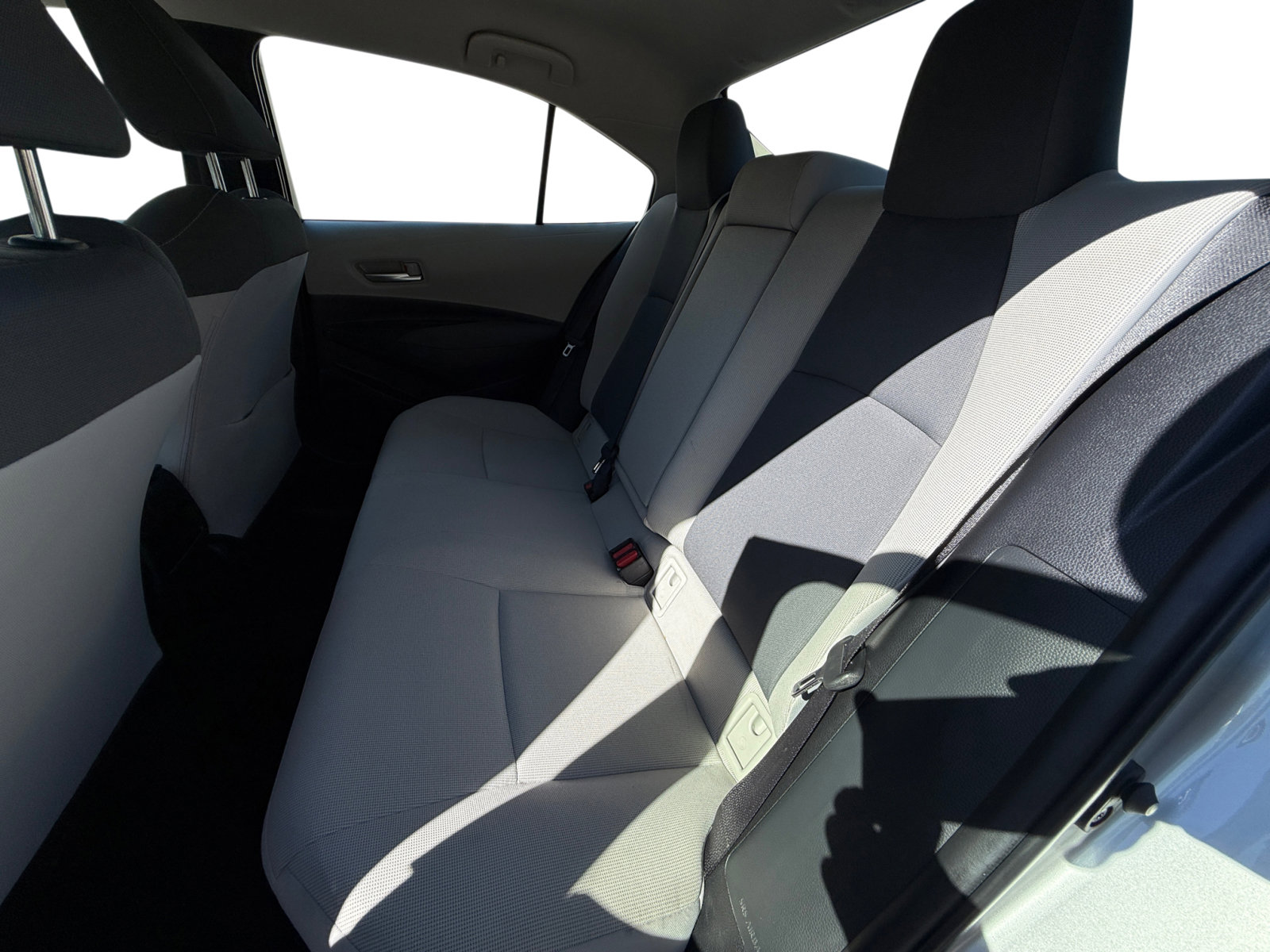 2021 Toyota Corolla Hybrid LE photo 16