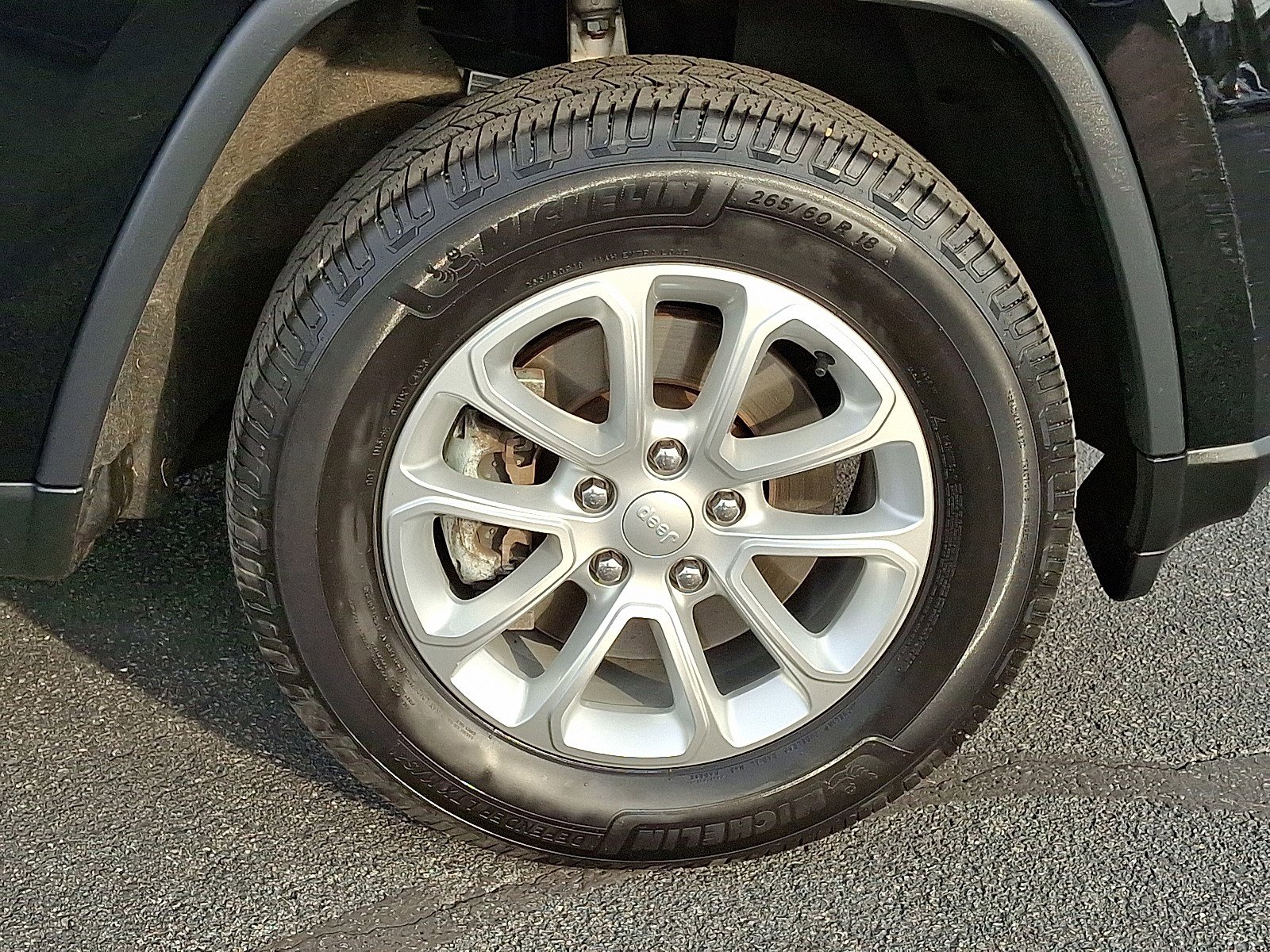 2021 Jeep Grand Cherokee Laredo X photo 4