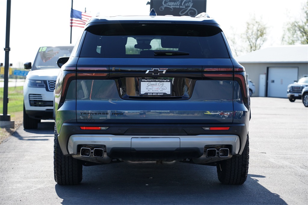 2024 Chevrolet Traverse Z71 photo 4