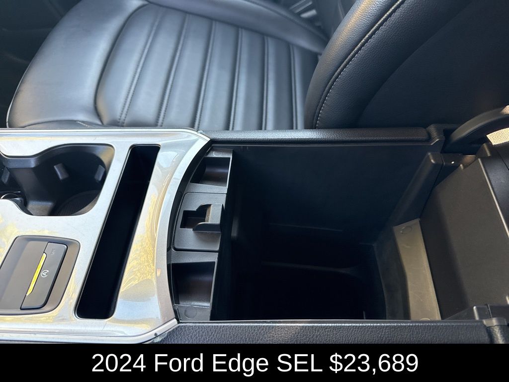 2024 Ford Edge SEL photo 28