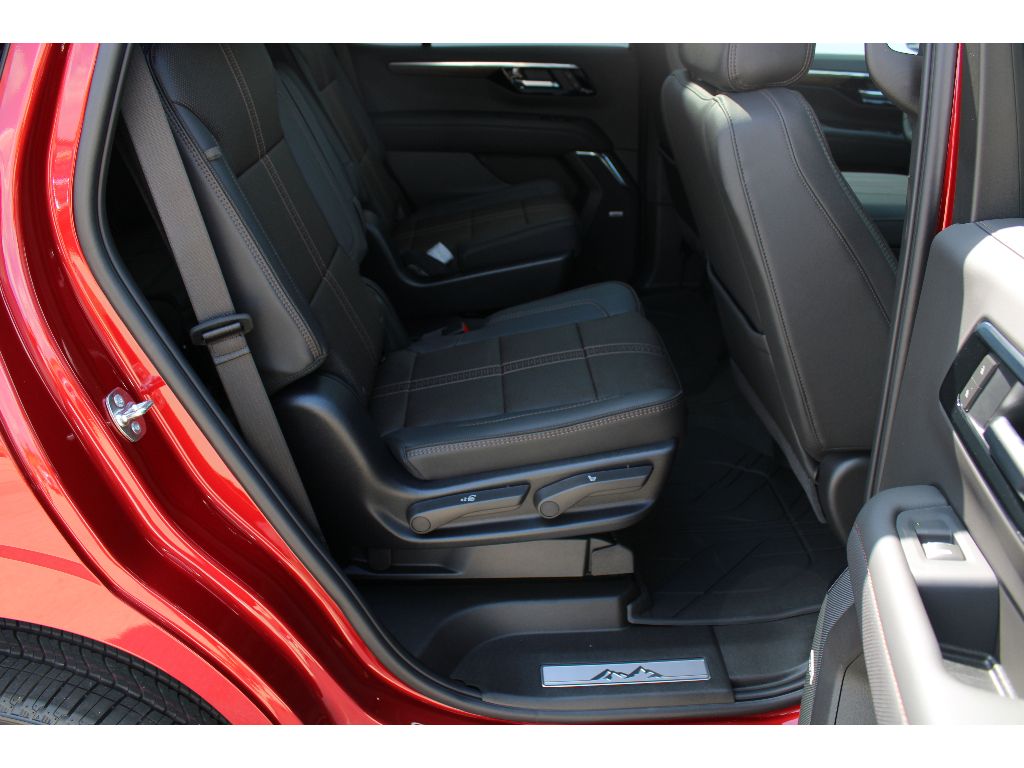 2025 Chevrolet Tahoe High Country photo 8