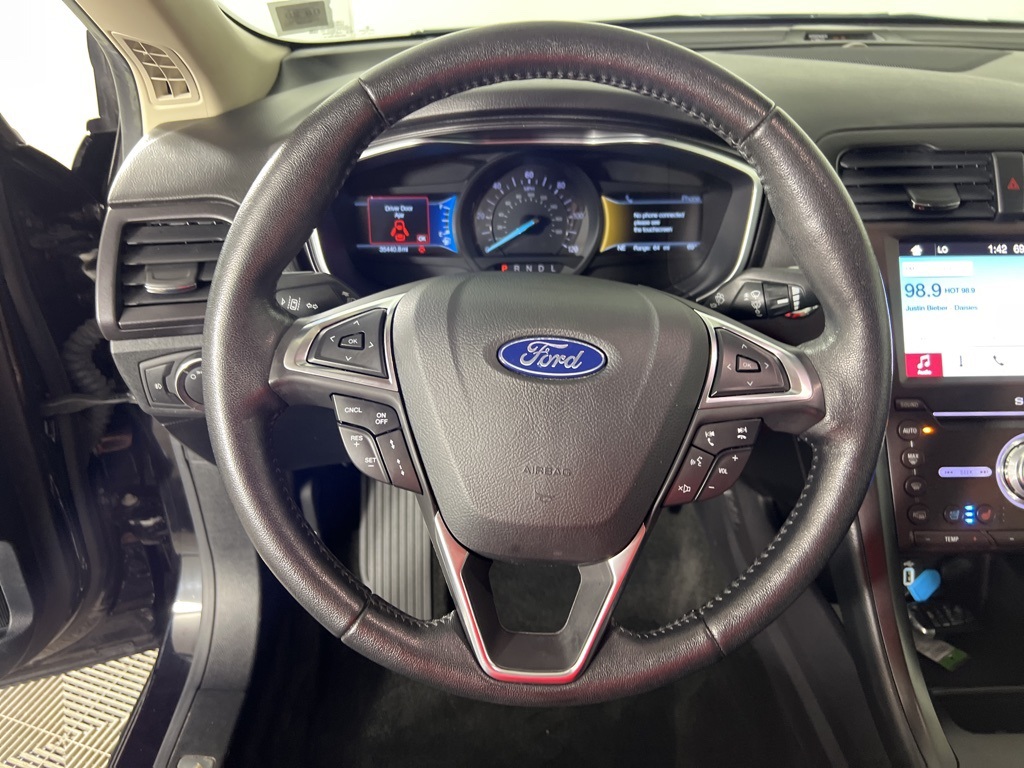 2019 Ford Fusion Energi Titanium photo 17