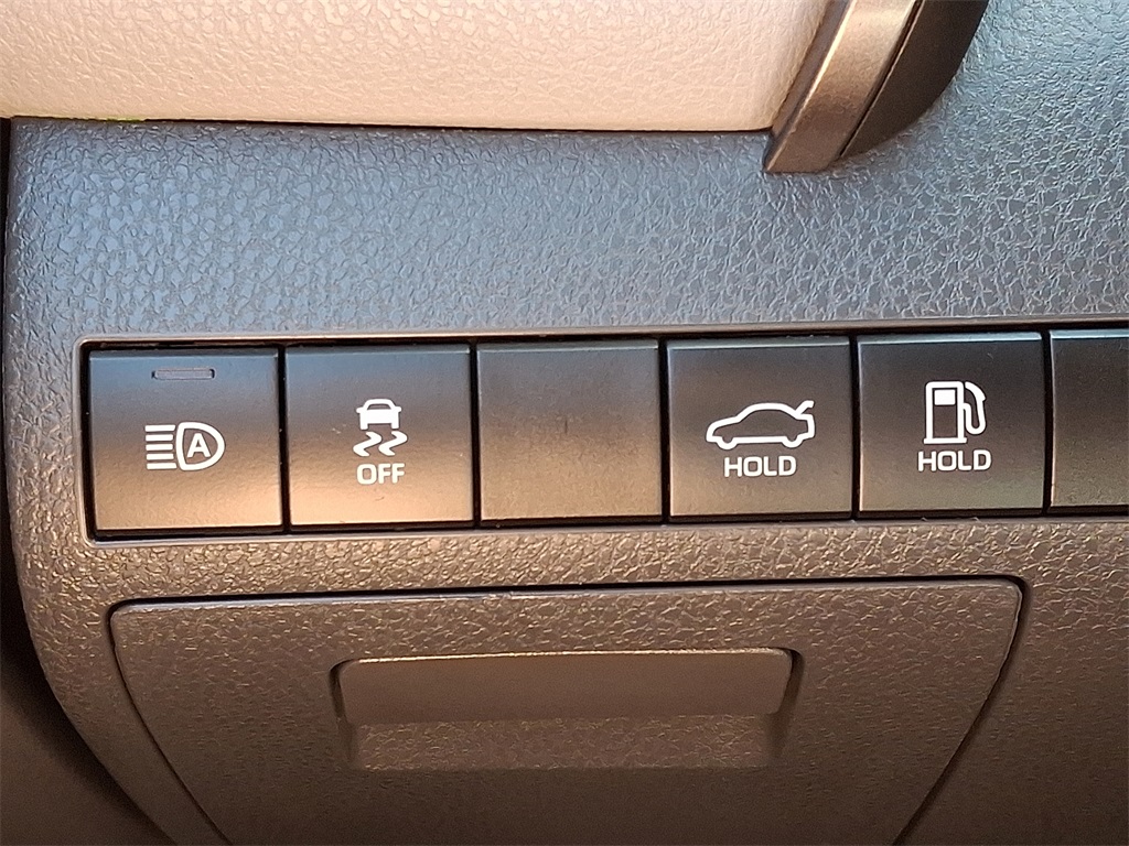 2022 Toyota Camry SE photo 23