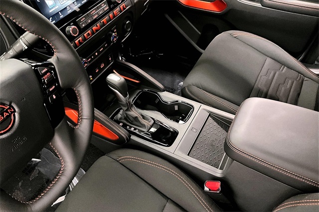 2025 Nissan Frontier PRO-4X photo 8
