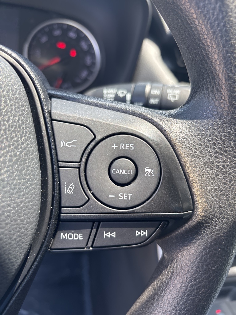 2021 Toyota RAV4 XLE photo 20
