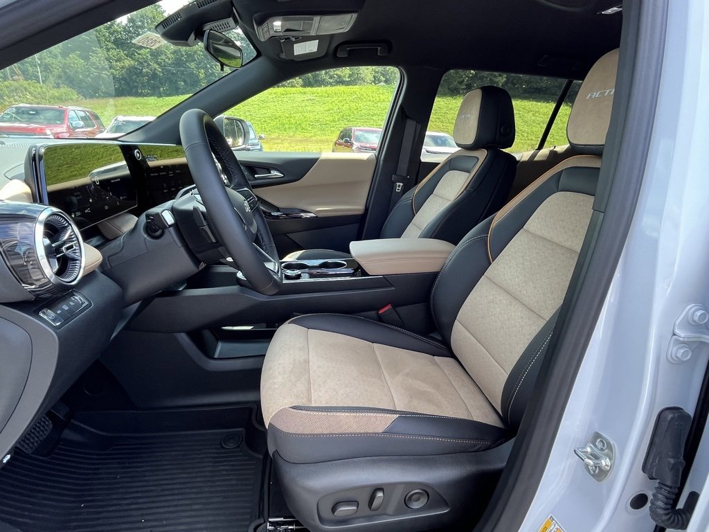 2026 Chevrolet Equinox ACTIV photo 11