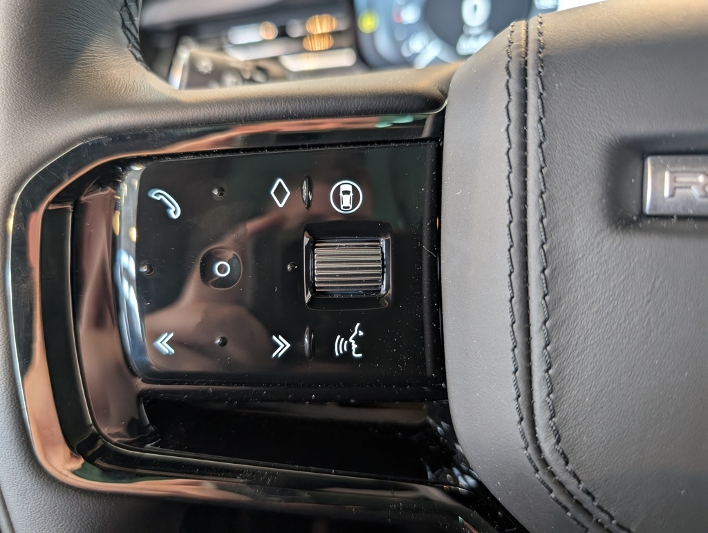 2025 Land Rover Range Rover Sport SE photo 16