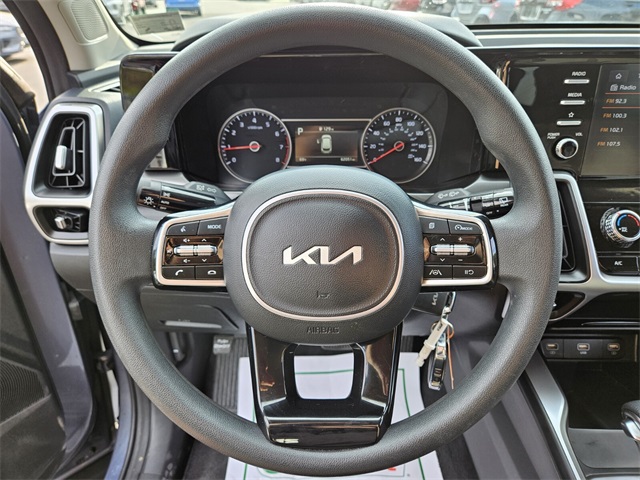 2022 Kia Sorento LX photo 25