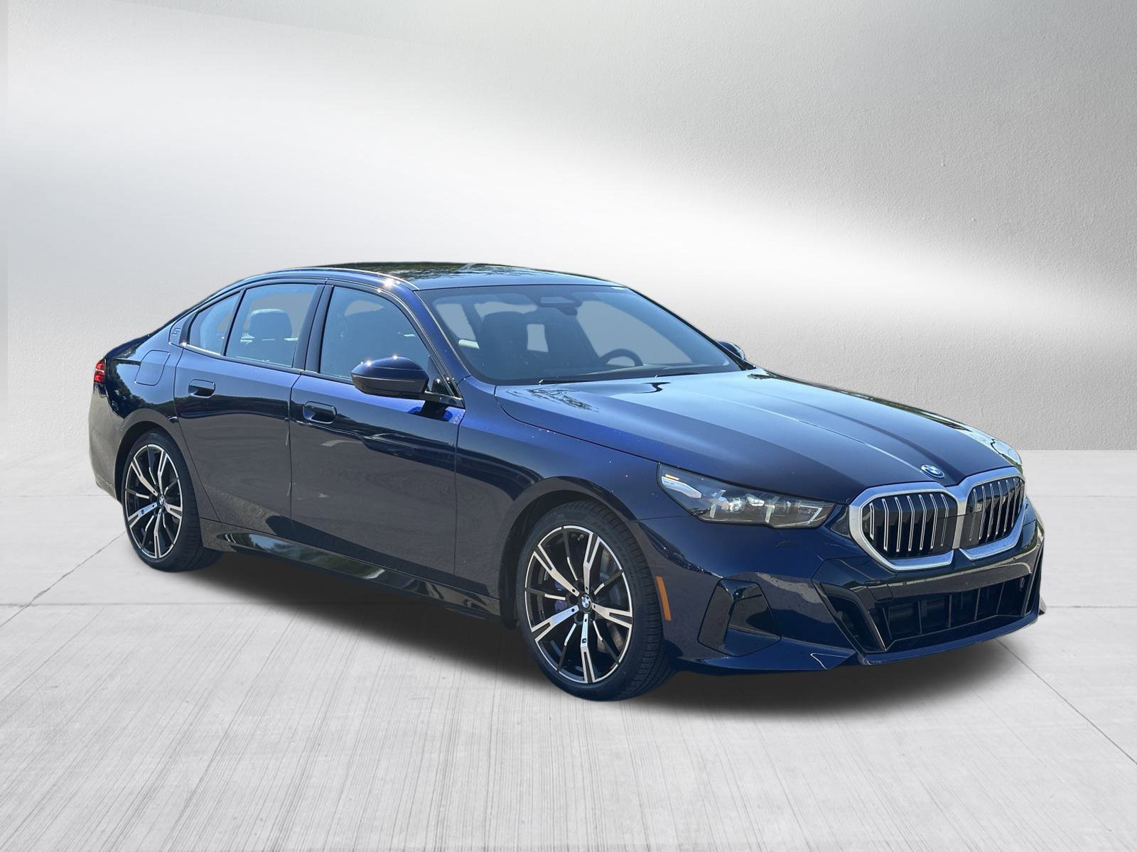 2026 BMW 5 Series 550e's photo