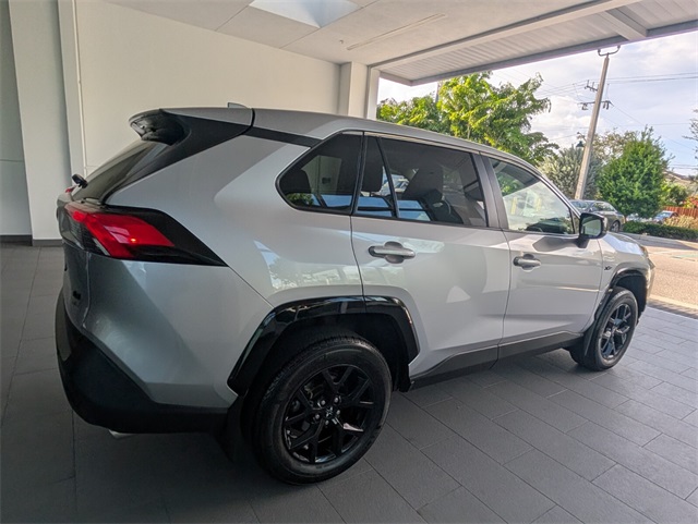 2024 Toyota RAV4 LE photo 12