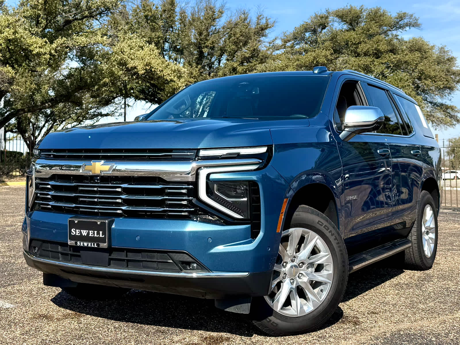2025 Chevrolet Tahoe Premier's photo