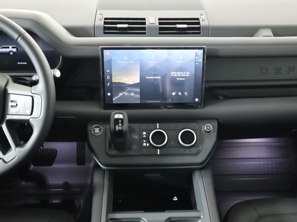 2025 Land Rover Defender 130 S photo 14