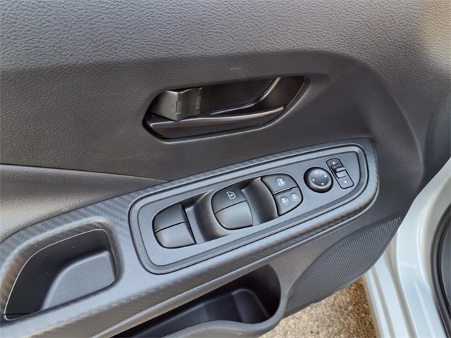 2025 Nissan Versa S photo 13
