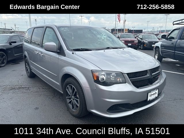 2017 Dodge Grand Caravan SE photo 2