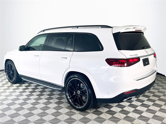 2026 Mercedes Benz GLS 450 4MATIC photo 5