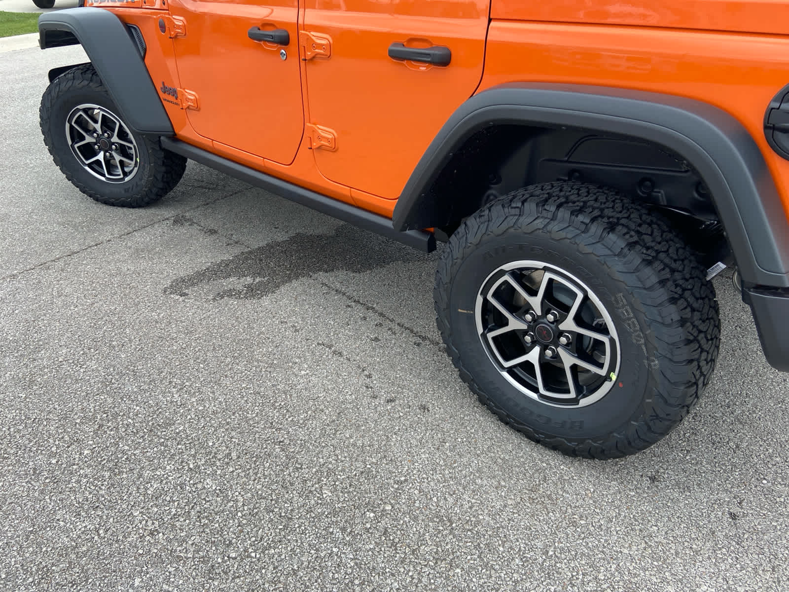 2025 Jeep Wrangler Rubicon photo 6
