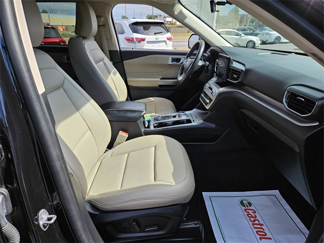 2023 Ford Explorer XLT photo 11