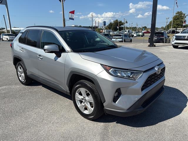 2019 Toyota RAV4 XLE photo 8