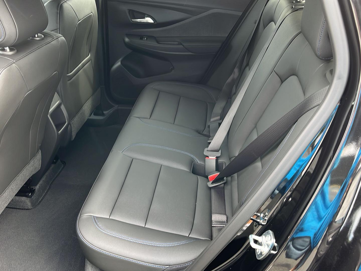 2025 Buick Envista ST photo 12