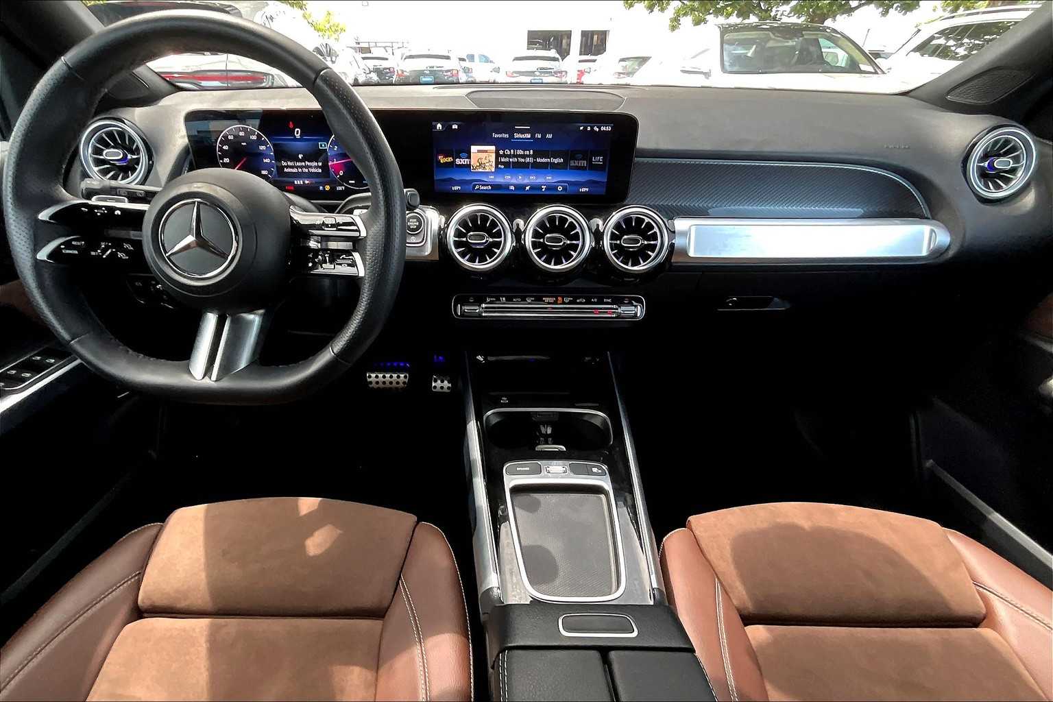 2025 Mercedes Benz GLB 250 4MATIC photo 14