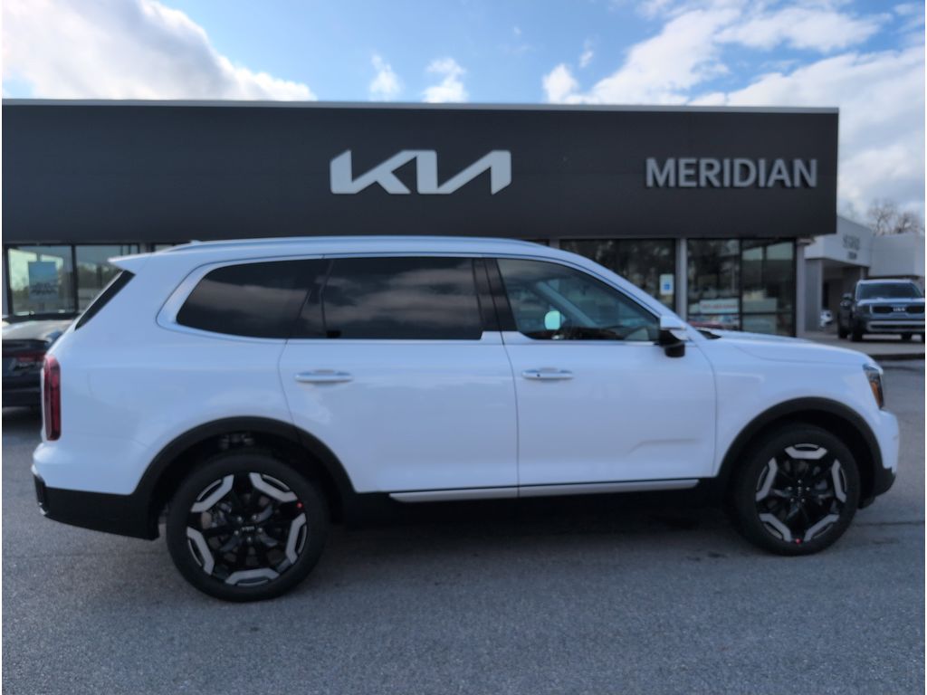 2025 Kia Telluride S photo 3