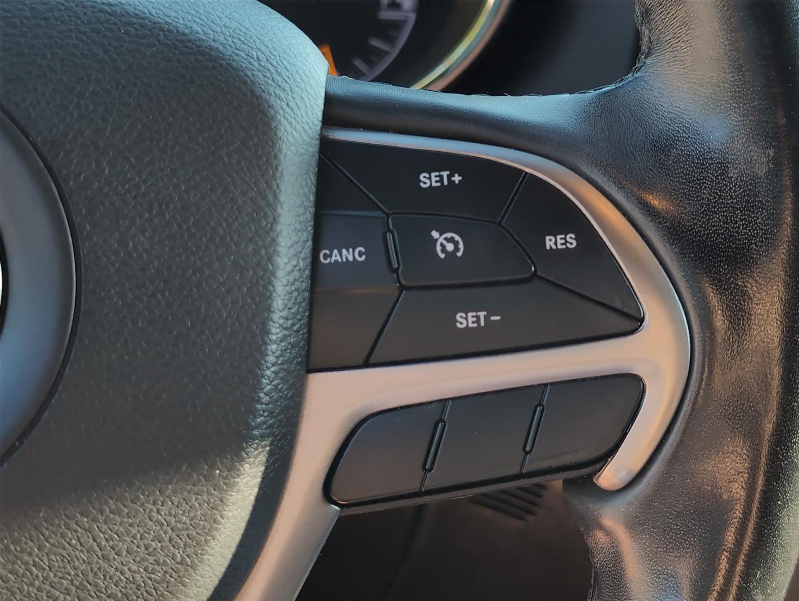 2020 Jeep Grand Cherokee Altitude photo 16