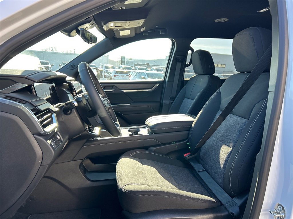 2026 GMC ACADIA - Image 15