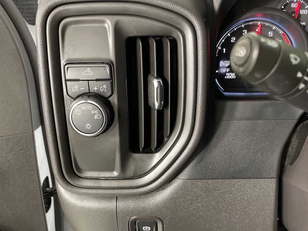 2024 Chevrolet Silverado 1500 photo 21