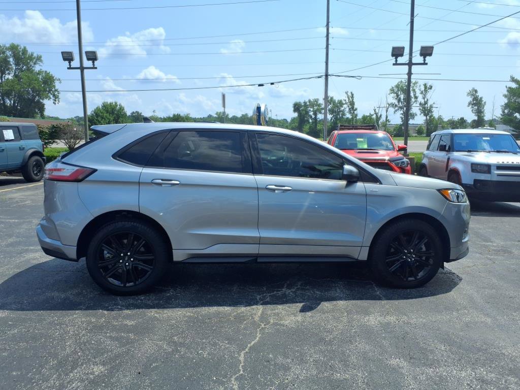 2024 Ford Edge ST-Line photo 2