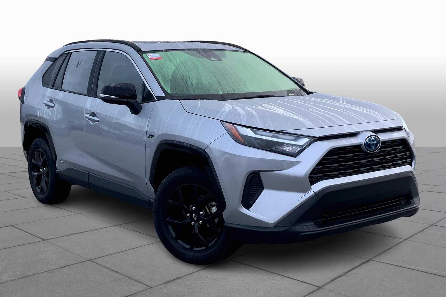 2024 Toyota RAV4 Hybrid XLE photo 2