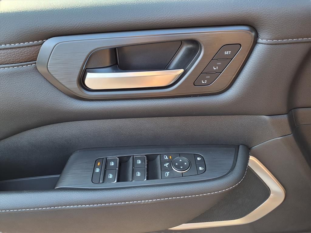 2026 Nissan Armada Platinum photo 15