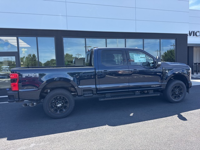 2025 Ford F-250 Lariat photo 2