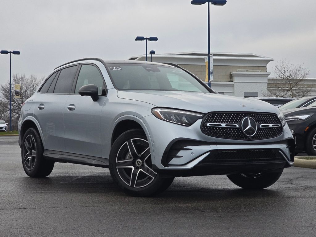 2025 Mercedes-Benz GLC