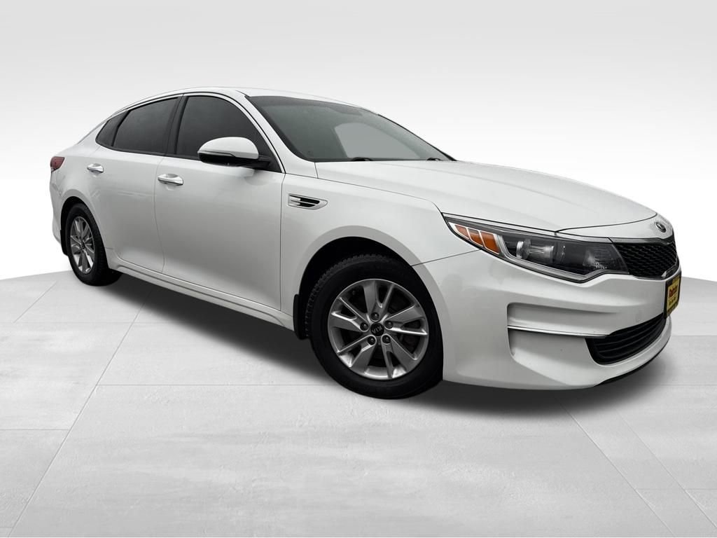 2018 Kia Optima LX's photo