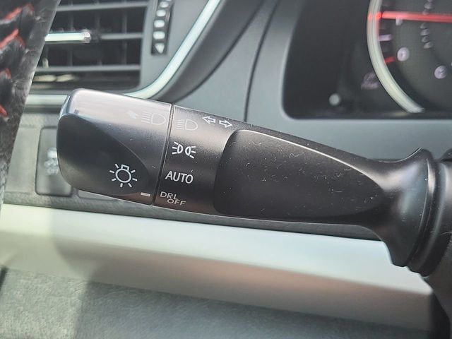 2016 Toyota Camry SE photo 18