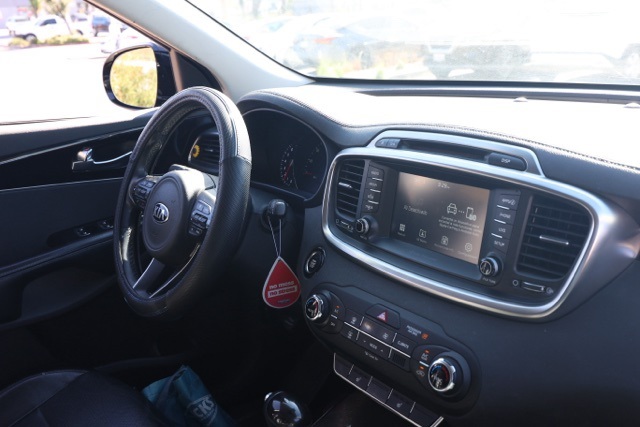 2018 Kia Sorento EX photo 19