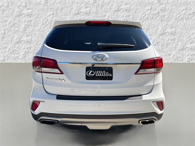 2017 Hyundai Santa Fe SE photo 3