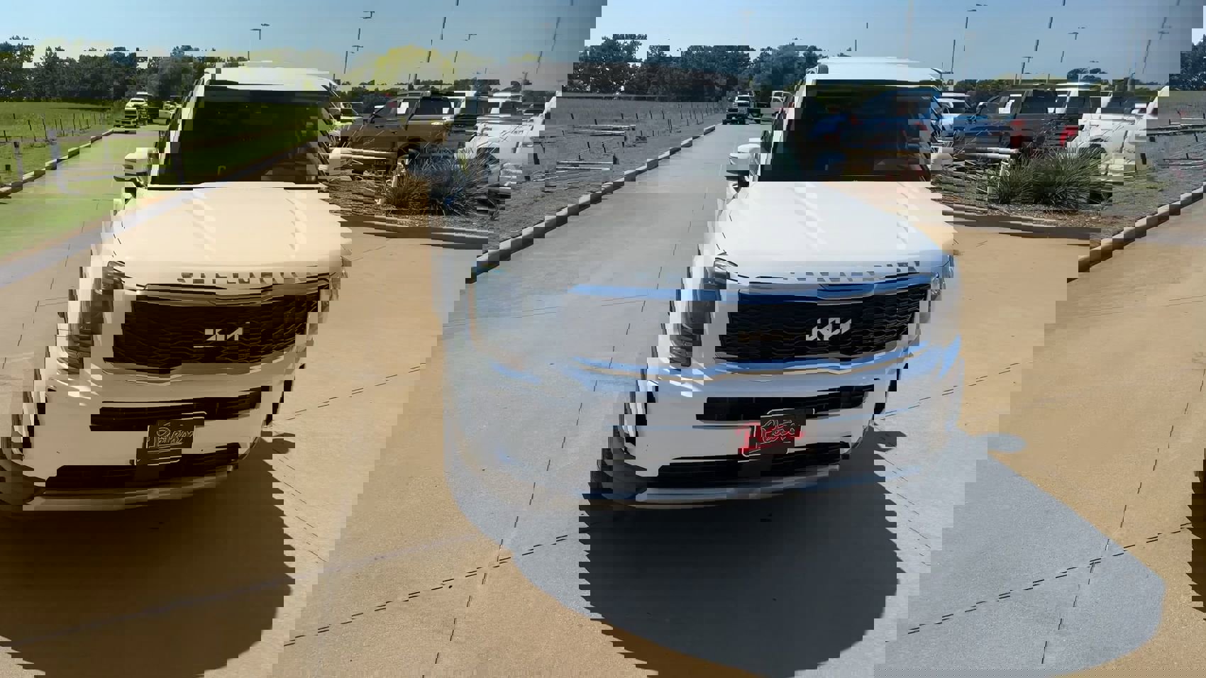 2022 Kia Telluride LX photo 3