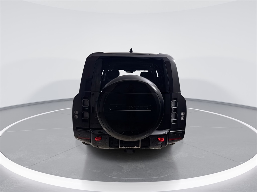 2025 Land Rover Defender 130 X photo 5
