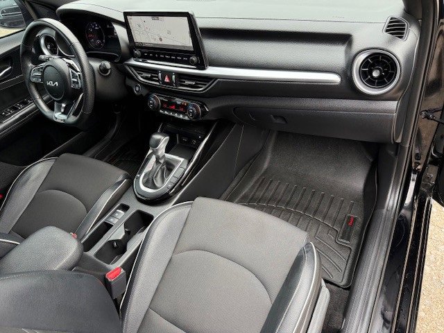 2023 Kia Forte GT-Line photo 17