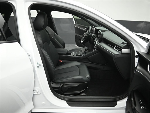 2023 KIA K5 - Image 31