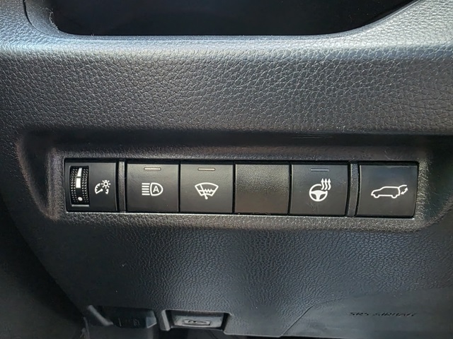 2021 Toyota RAV4 XLE photo 18