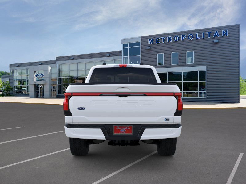 2025 Ford F-150 Lightning Lariat photo 5