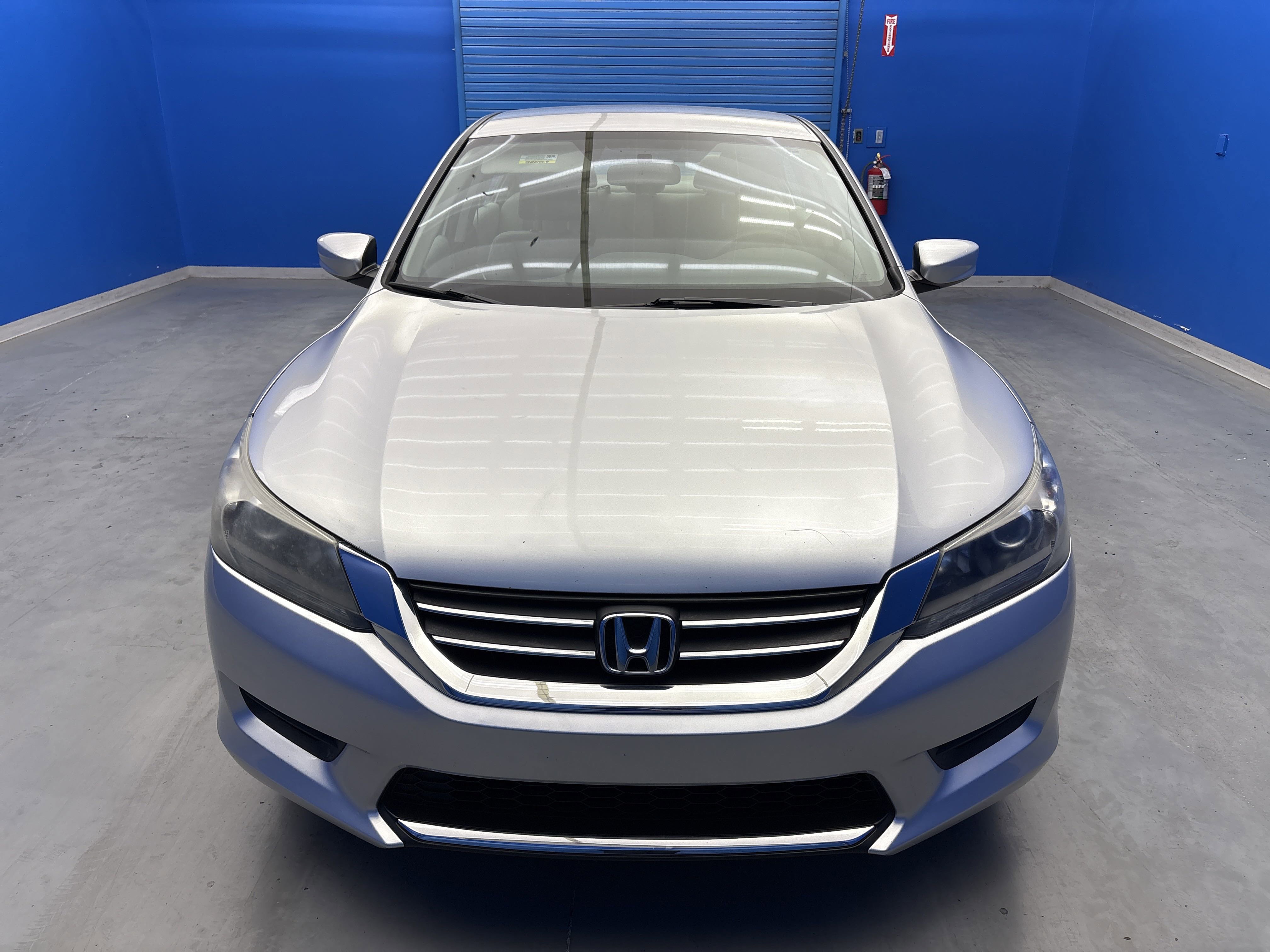 2013 Honda Accord LX photo 3