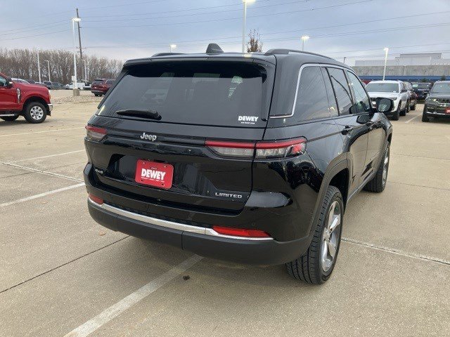 2022 Jeep Grand Cherokee Limited photo 4