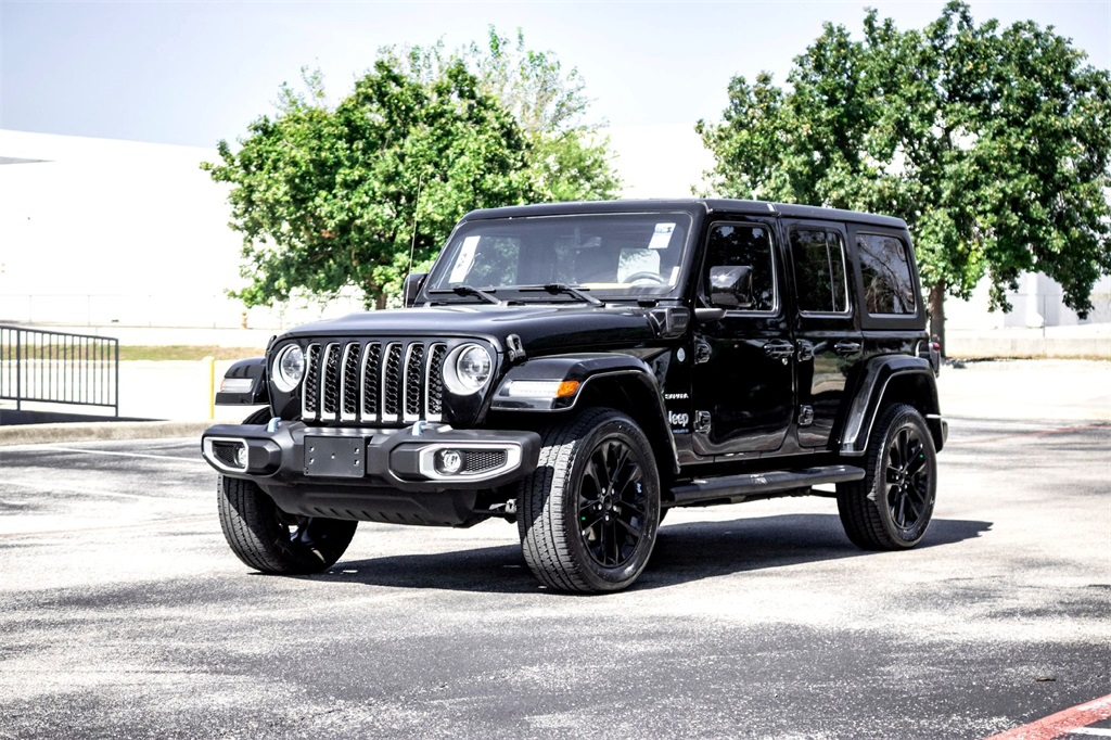 2023 Jeep Wrangler Sahara 4xe photo 9
