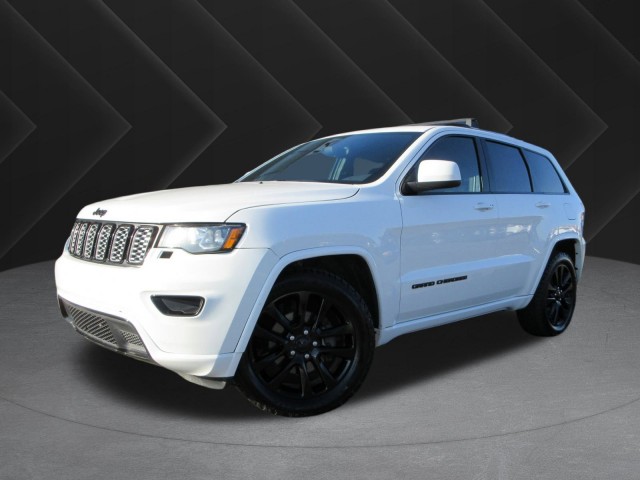 2017 Jeep Grand Cherokee Altitude's photo