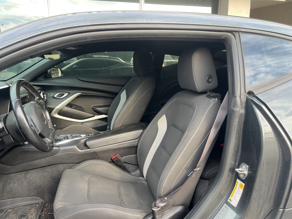 2017 Chevrolet Camaro 1LT photo 5