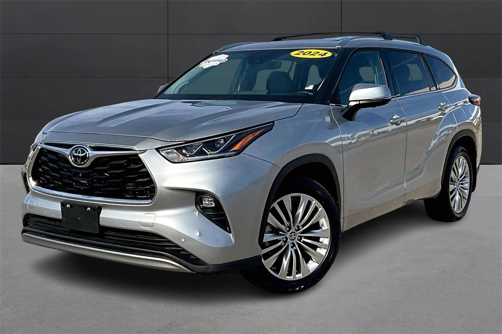 2024 Toyota Highlander Platinum's photo